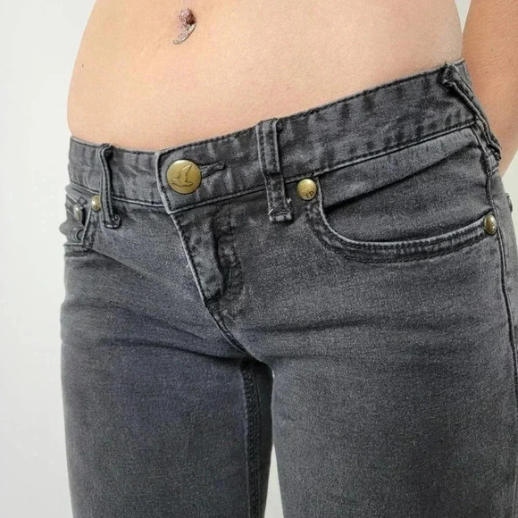 Free People LOW rise Girlfriend Black Skinny Jeans - 2 - Picture 11 of 11